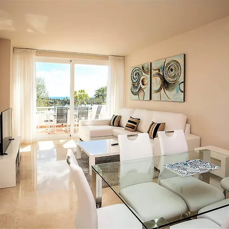 Alcazaba Lagoon Apartments *