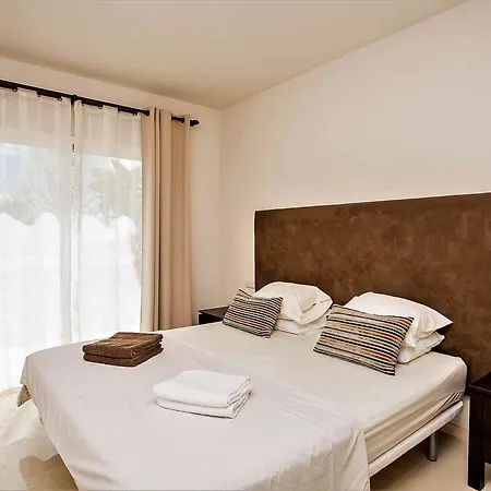 Alcazaba Lagoon Apartments Estepona