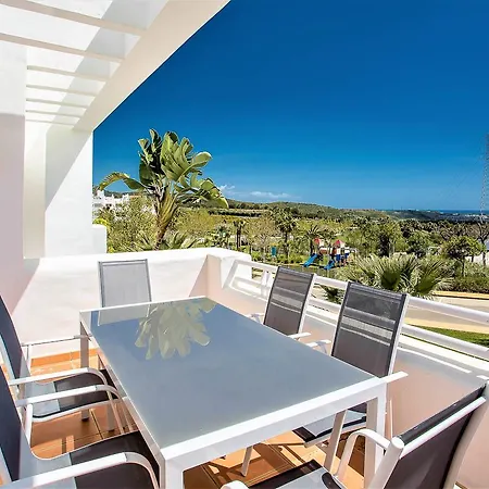 Alcazaba Lagoon Apartments *